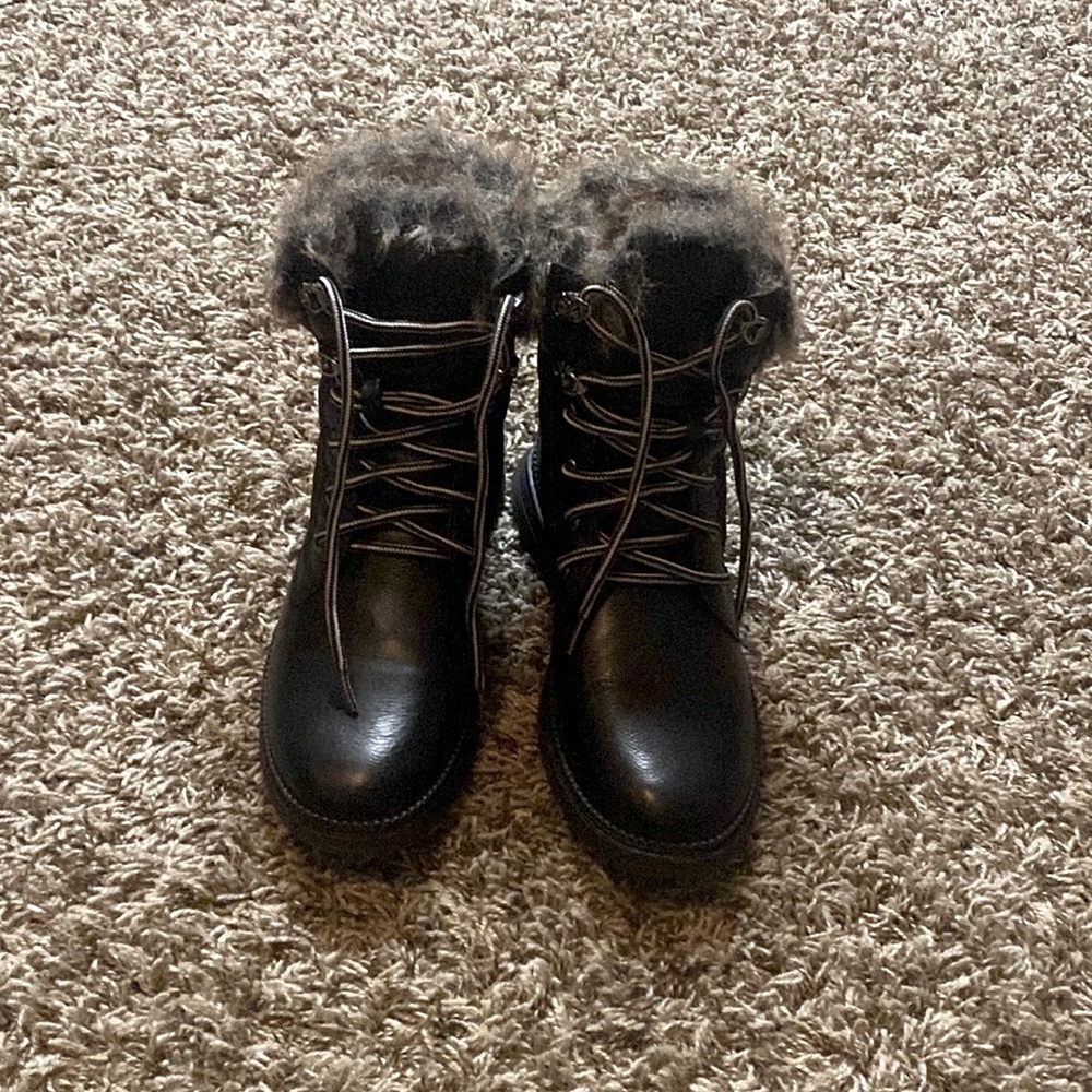 FAUX Fur Black Snow Boots Size 6.5
